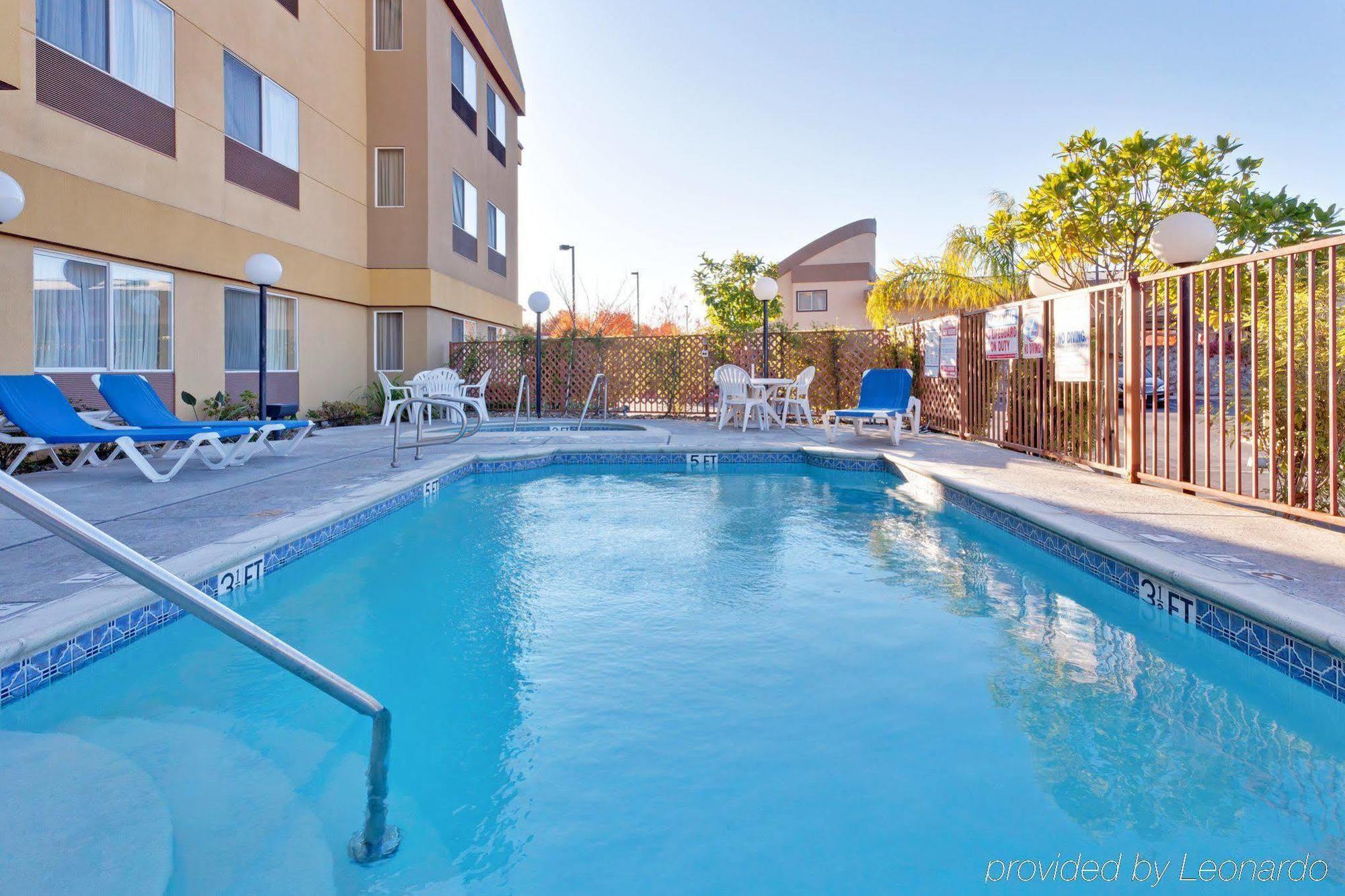 La Quinta By Wyndham Dublin - Pleasanton Hotel Exterior foto